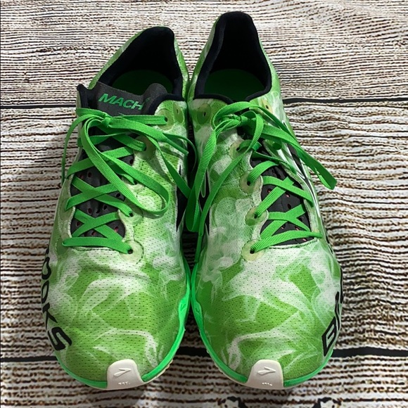 brooks running mach 15